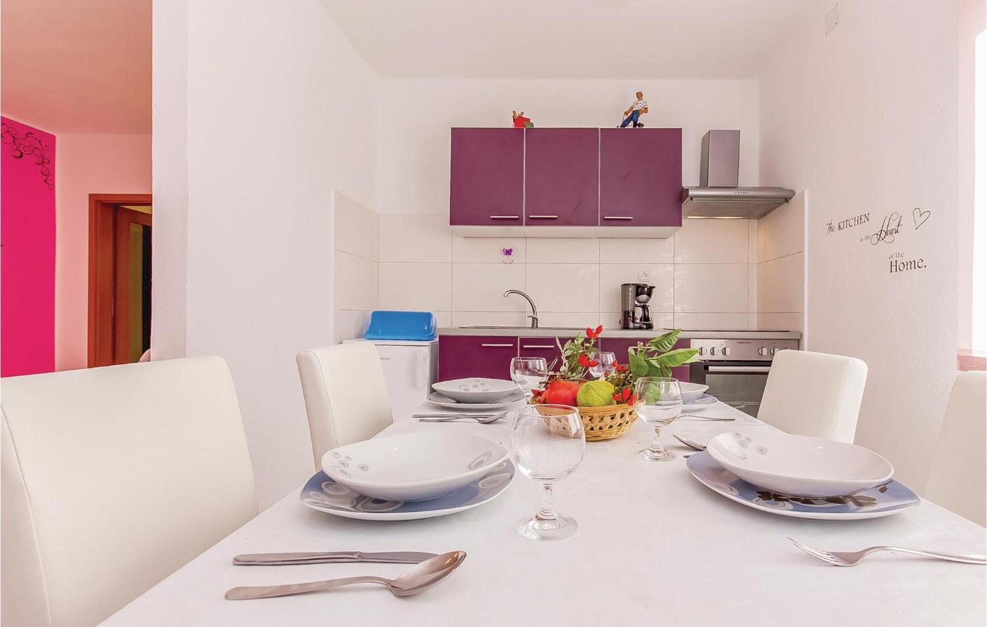 Awesome Apartment In Dobrinj With Wifi المظهر الخارجي الصورة