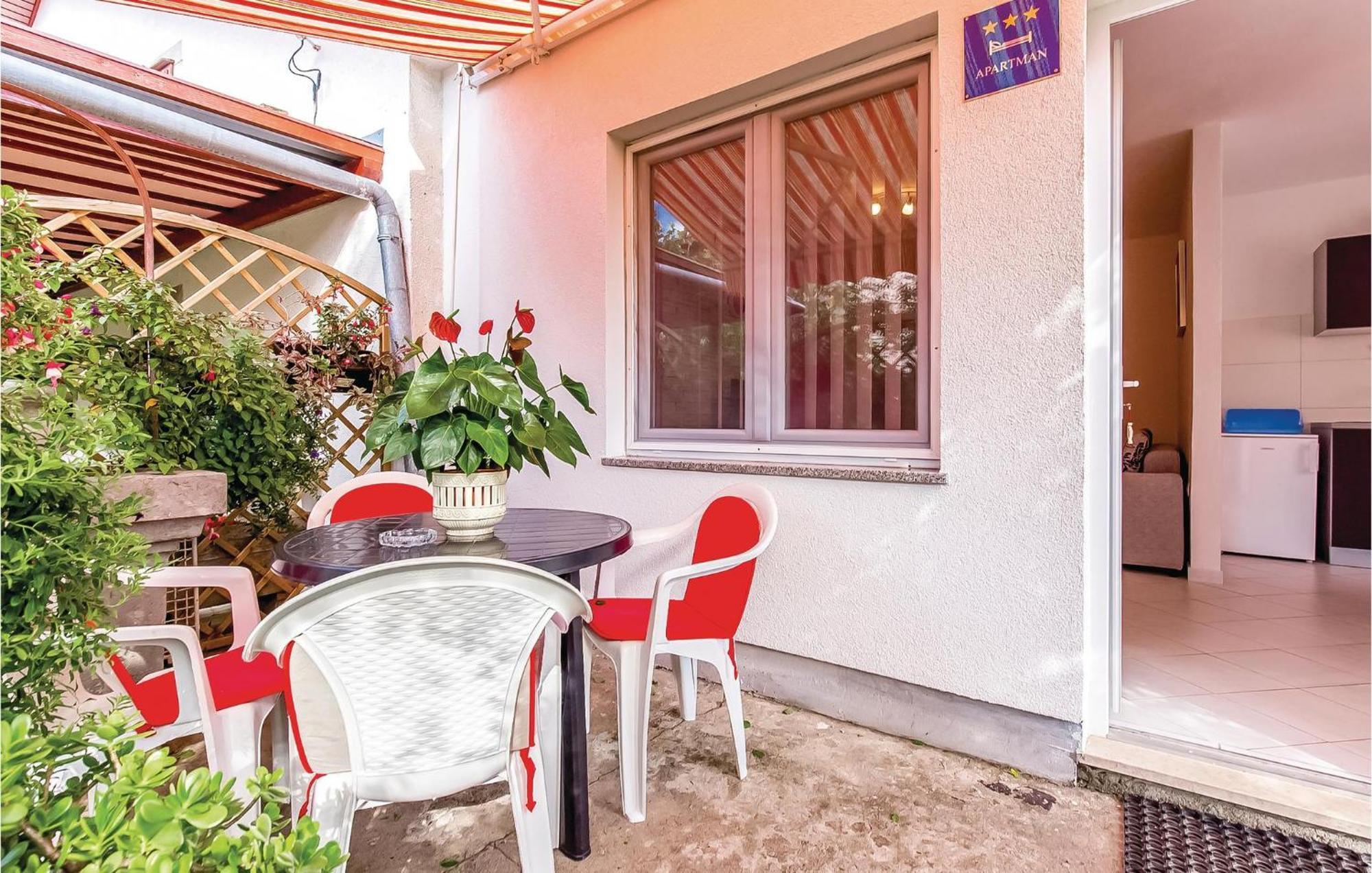 Awesome Apartment In Dobrinj With Wifi المظهر الخارجي الصورة