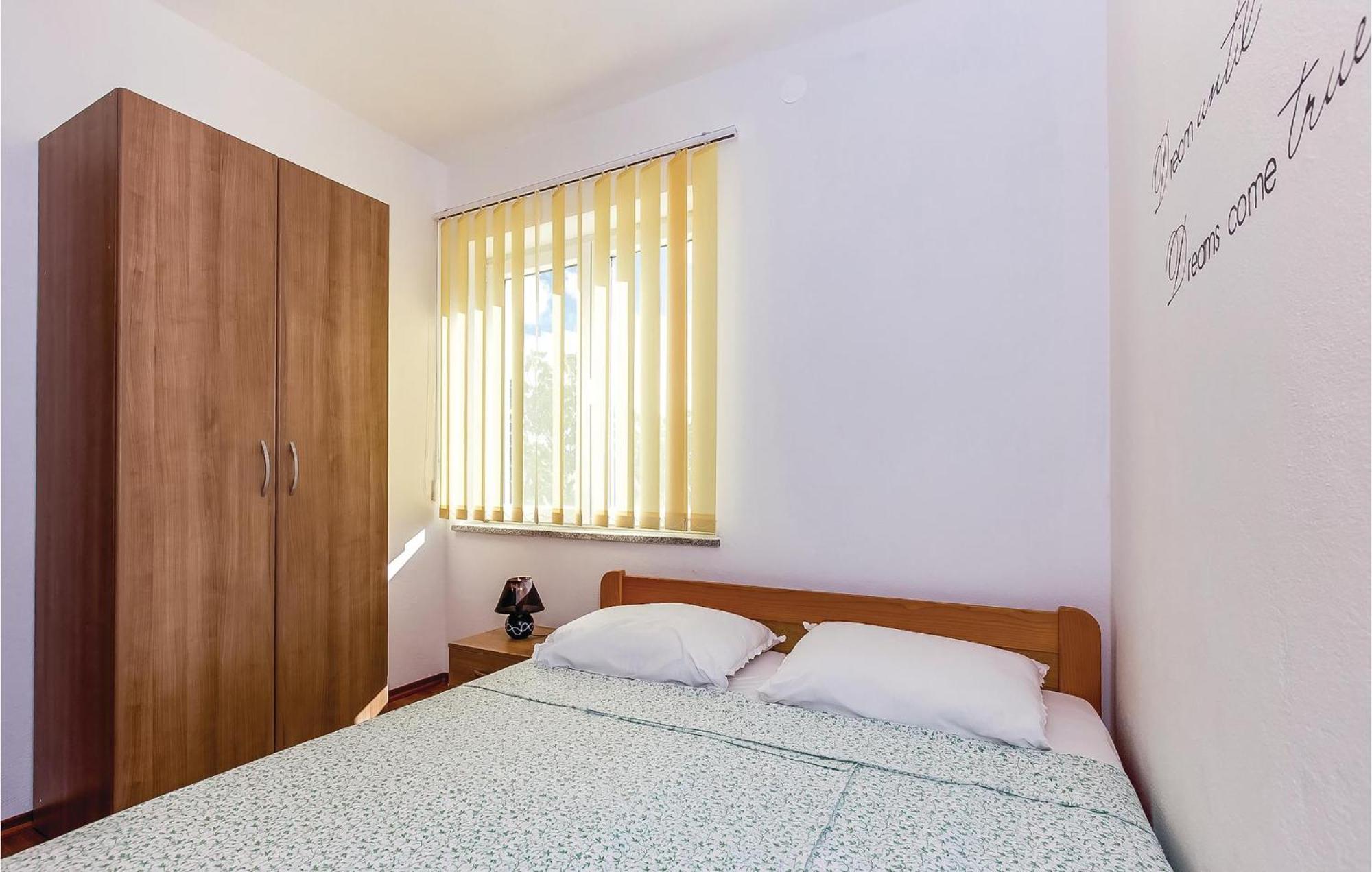 Awesome Apartment In Dobrinj With Wifi المظهر الخارجي الصورة