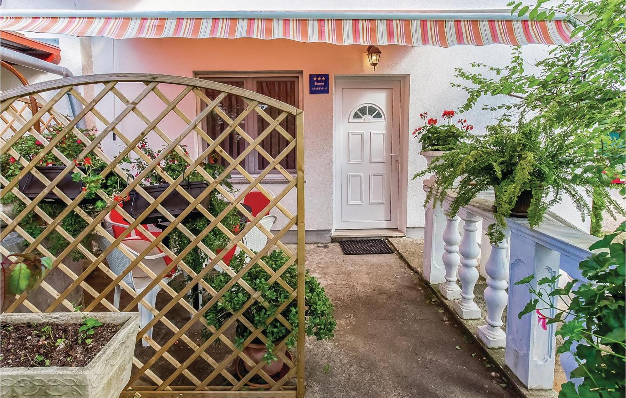 Awesome Apartment In Dobrinj With Wifi المظهر الخارجي الصورة