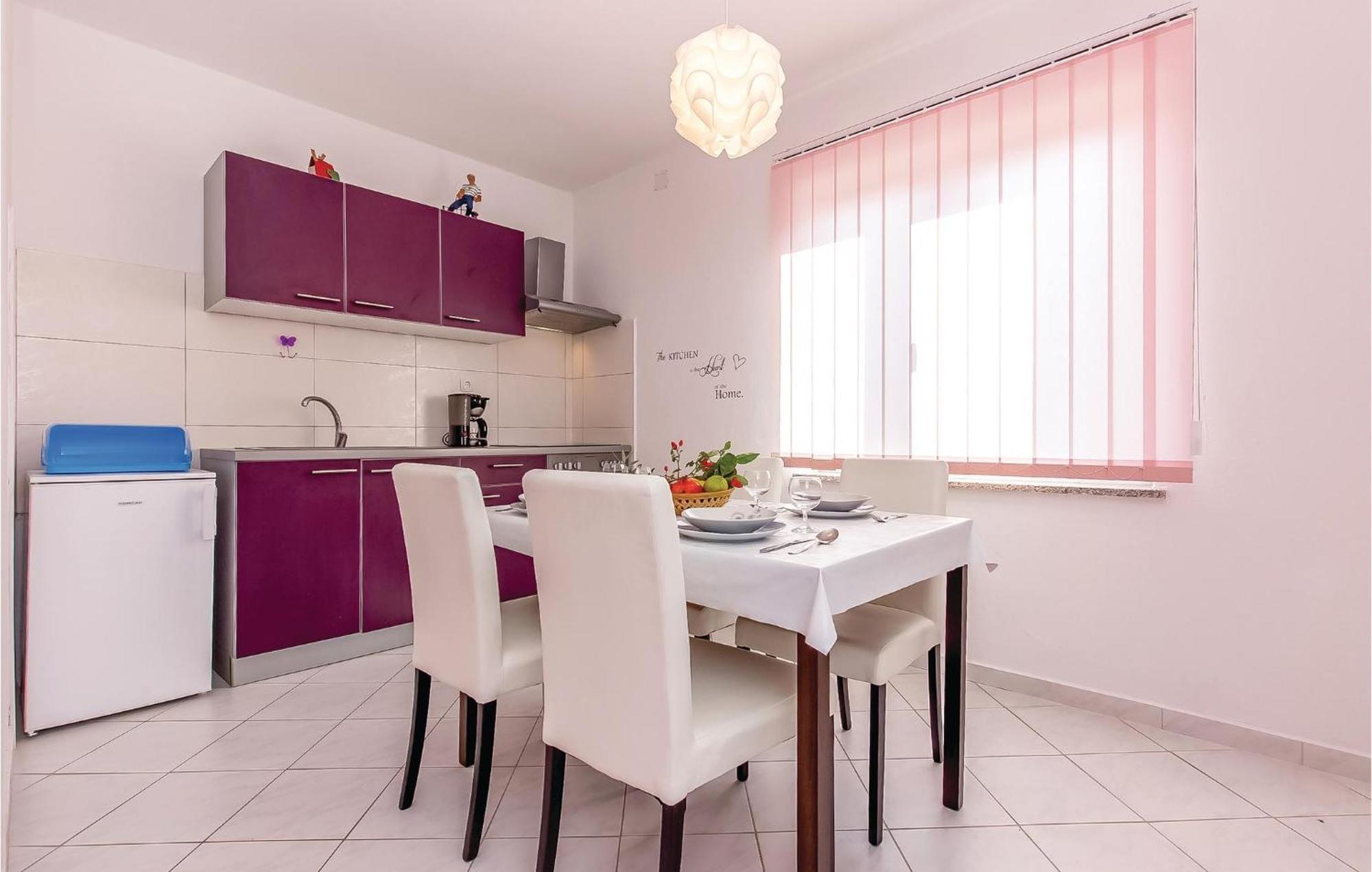 Awesome Apartment In Dobrinj With Wifi المظهر الخارجي الصورة