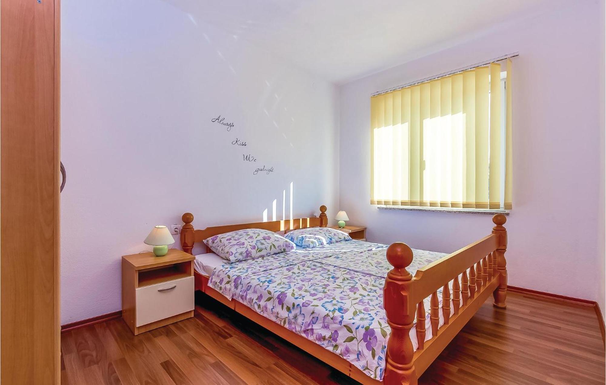 Awesome Apartment In Dobrinj With Wifi المظهر الخارجي الصورة